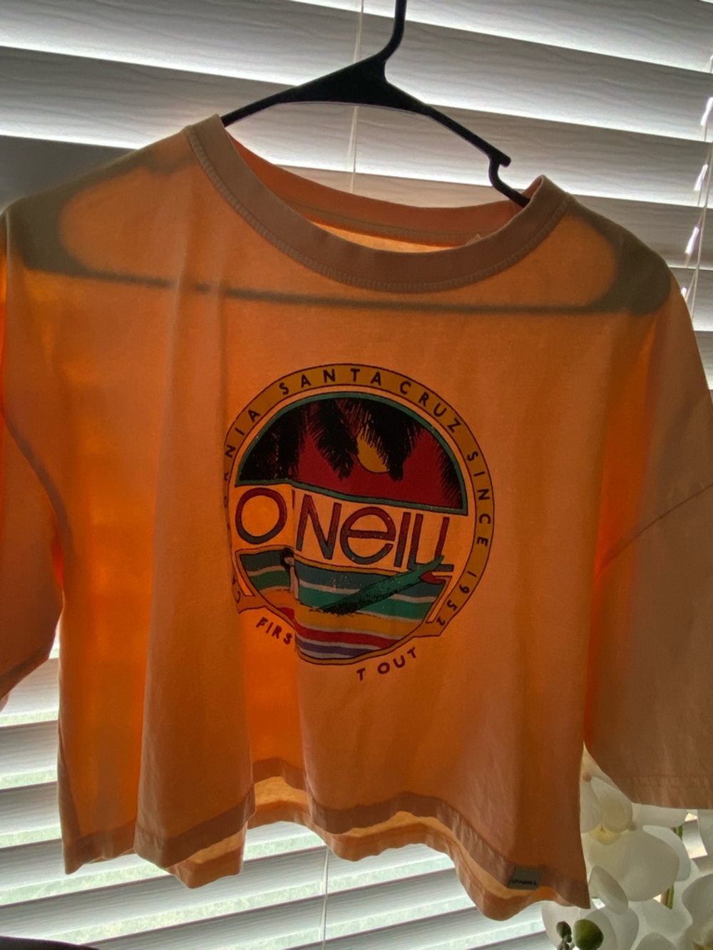 O'Neill Woman’s Cropped' Orange Graphic Tee. Size S